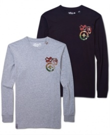 Get in touch with your roots in this long sleeve crew neck t-shirt by LRG. Get in touch with your roots in this long sleeve crew neck t-shirt by LRG.
