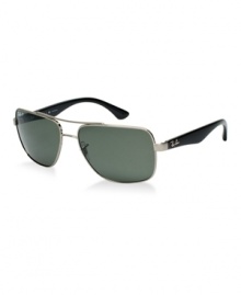 Distinguished design and timeless appeal. RB3483 has a classic metal double brow bar that sits on an oversized squared gunmetal frame. Decorated with a Ray-Ban signature logo on each temple and lens, the adjustable nose pads provide you with a comfortable and customized fit. Lenses are green and polarized. Distinguished design and timeless appeal. RB3483 has a classic metal double brow bar that sits on an oversized squared gunmetal frame. Decorated with a Ray-Ban signature logo on each temple and lens, the adjustable nose pads provide you with a comfortable and customized fit. Lenses are green and polarized.
