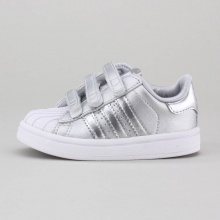 The adidas Superstar basketball shoe was born to play. Sized for your little player, these adidas Originals Superstar 2.0 CF shoes introduce toddlers to the 3-Stripes legend in full grain leather, with a shell toe and easy hook-and-loop comfort straps. The adidas Superstar basketball shoe was born to play. Sized for your little player, these adidas Originals Superstar 2.0 CF shoes introduce toddlers to the 3-Stripes legend in full grain leather, with a shell toe and easy hook-and-loop comfort straps.