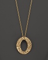 In hammered 18K yellow gold, this timeless Roberto Coin pendant necklace makes a classic statement.