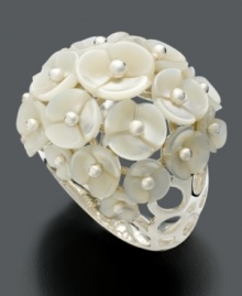 A bouquet that will never wilt. Charming flower ring crafted from iridescent mother-of-pearl (5-10 mm) and sterling silver. Size 7. A bouquet that will never wilt. Charming flower ring crafted from iridescent mother-of-pearl (5-10 mm) and sterling silver. Size 7.