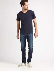 The softest tee you'll ever own, designed in superior pima cotton. V-neck Cotton Machine wash Imported 