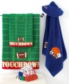 Take a time out for bath time with this Play Ball hooded bath towel, featuring appliqués of your favorite sports.