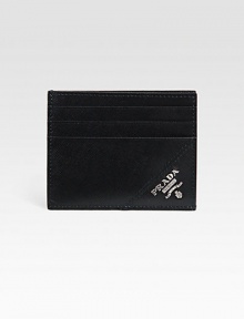 A smart card case in textured saffiano leather with signature logo detail..Six card slotsLeather4W x 3HMade in Italy A smart card case in textured saffiano leather with signature logo detail..Six card slotsLeather4W x 3HMade in Italy