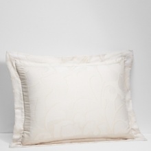 Immaculate in light gold, this fine yarn jacquard paisley print is elegant. Immaculate in light gold, this fine yarn jacquard paisley print is elegant.