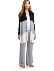 THE LOOKColorblock constructionOpen frontDraped hemTHE FITAbout 34 from shoulder to hemTHE MATERIALPolyester/rayonCARE & ORIGINMachine washImportedModel shown is 5'10 (177cm) wearing US size Small. THE LOOKColorblock constructionOpen frontDraped hemTHE FITAbout 34 from shoulder to hemTHE MATERIALPolyester/rayonCARE & ORIGINMachine washImportedModel shown is 5'10 (177cm) wearing US size Small.
