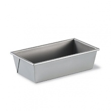 Create perfect breads and pound cakes every time with this durable pan by Calphalon. Expertly constructed to the standards of culinary professionals, it features two interlocking layers of high-performance nonstick for beautiful results and easy serving. Create perfect breads and pound cakes every time with this durable pan by Calphalon. Expertly constructed to the standards of culinary professionals, it features two interlocking layers of high-performance nonstick for beautiful results and easy serving.