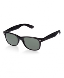 The New Wayfarer® is an updated version of the original, with that Hollywood red carpet look! Using the same shape and style introduced in the '60s, Ray-Ban has added new color combinations that will get you noticed. The New Wayfarer® is an updated version of the original, with that Hollywood red carpet look! Using the same shape and style introduced in the '60s, Ray-Ban has added new color combinations that will get you noticed.
