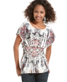 Get graphic with this printed top from Sequin Hearts – a perfect choice for on-the-go style. Get graphic with this printed top from Sequin Hearts – a perfect choice for on-the-go style.