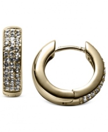 Embrace style with these earrings from Fossil. Crafted from gold-tone stainless steel, the pair dazzles with sparkling black accents providing a lustrous touch. Approximate drop: 6/10 inch.