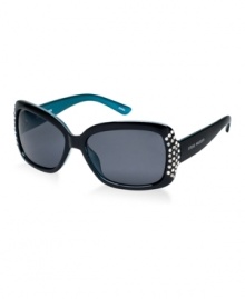 Steve Madden is all about embracing fashion and looking toward the future. His sunglass styles prove it with a funky focus and individual expression. Steve Madden is all about embracing fashion and looking toward the future. His sunglass styles prove it with a funky focus and individual expression.