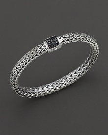 Small signature sterling woven chain bracelet with carved chain black sapphire clasp, designed by John Hardy. Small signature sterling woven chain bracelet with carved chain black sapphire clasp, designed by John Hardy.