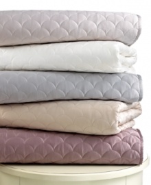 Get cozy! The Crescent Moon sham from Barbara Barry provides an extra layer of comfort to your bed with irresistibly soft, quilted elements. A landscape of overlapping half-moon designs create an understated, elegant appearance.