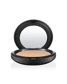 Formulated to provide a smooth, virtually invisible, fresh-looking finish, this soft, cream-like powder is carefully blended to provide the skin with extra care, nourishment and comfort. Formulated to provide a smooth, virtually invisible, fresh-looking finish, this soft, cream-like powder is carefully blended to provide the skin with extra care, nourishment and comfort.