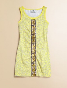Snazzy sequins and contrasting front and back prints make this simple knit one you simply can't miss.ScoopneckSleevelessPullover styleA-line96% cotton/4% elastaneMachine washImported Snazzy sequins and contrasting front and back prints make this simple knit one you simply can't miss.ScoopneckSleevelessPullover styleA-line96% cotton/4% elastaneMachine washImported