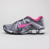 With Shox-inspired cushioning, the Nike Shox Roadster Women's Shoe provides a flexible, secure fit perfect for running.