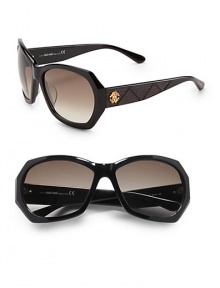 THE LOOKRounded geometric shapeAcetate frames Logo temple with faux lizard skin details Logo etched on lensLogo accented end-pieces Gradient lensesUV protective Signature case includedORIGINMade in Italy THE LOOKRounded geometric shapeAcetate frames Logo temple with faux lizard skin details Logo etched on lensLogo accented end-pieces Gradient lensesUV protective Signature case includedORIGINMade in Italy