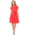 Crisp tailoring in lightweight stretch fabric lends a flattering fit to this breezy Jones New York dress.