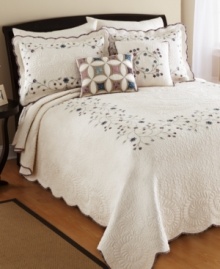 Traditional elegance and heirloom details combine for a look of style and grace. The Agatha bedspread boasts intricate quilting and detailed floral embroidery, delicately finished with scalloped edges and patterned trim.