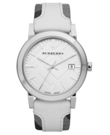 Casual cool has never been so stylish. Burberry's check patterns immerse this watch in timeless elegance.