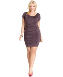 Score party-perfect style with Soprano's short sleeve plus size dress, highlighted by a ruched front.