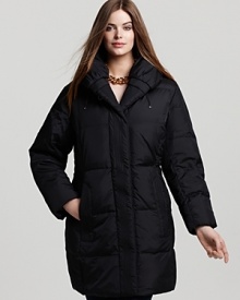 Strolling the city or keeping cozy in the country, you're wrapped in luxurious warmth in this essential Portrait puffer coat. Strolling the city or keeping cozy in the country, you're wrapped in luxurious warmth in this essential Portrait puffer coat.