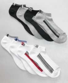 Wear a pair everyday when you stock your drawers with these essentially comfortable cushioned crew socks from Calvin Klein. Wear a pair everyday when you stock your drawers with these essentially comfortable cushioned crew socks from Calvin Klein.