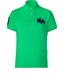 An indispensable for the coming season: the polo shirt - An absolute classic from the king of American sportswear, Ralph Lauren - Traditional polo collar with button placket - XL embroidered logo on the chest, team number printed on the right sleeve - Slim fit, slightly longer in the back - Wear with jeans or chinos for a preppy-chic look