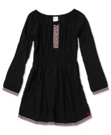 Lovely dress with native pattern at buttons and hems by Roxy. Lovely dress with native pattern at buttons and hems by Roxy.