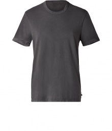 Stylish T-shirt in fine dark grey cotton - A classic must from hip L.A. label James Perse - Extremely comfortable, machine washable material - Crew neck and short sleeves - Slimmer, straight silhouette and longer cut - Perfect, super-versatile basic for every day - Wear solo, under a sweater or blazer - Styling: pairs with jeans in all washes, chinos or corduroy pants Stylish T-shirt in fine dark grey cotton - A classic must from hip L.A. label James Perse - Extremely comfortable, machine washable material - Crew neck and short sleeves - Slimmer, straight silhouette and longer cut - Perfect, super-versatile basic for every day - Wear solo, under a sweater or blazer - Styling: pairs with jeans in all washes, chinos or corduroy pants