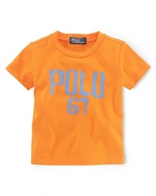 A classic tee is updated in a bold hue with a signature logo at the front. A classic tee is updated in a bold hue with a signature logo at the front.