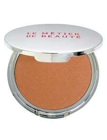 Formulated as the perfect combination of blush and bronzer for nearly every skin tone, the Blonzer creates the glow of sun-kissed skin year-round. The soft, micro-fine mineral-based powder is safe for all skin types, including sensitive skin. Formulated as the perfect combination of blush and bronzer for nearly every skin tone, the Blonzer creates the glow of sun-kissed skin year-round. The soft, micro-fine mineral-based powder is safe for all skin types, including sensitive skin.