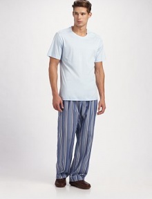 Superior softness for any hour of the day in gently mercerized cotton. Crewneck Cotton Machine wash Imported Superior softness for any hour of the day in gently mercerized cotton. Crewneck Cotton Machine wash Imported