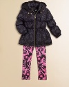 A toasty puffer with detachable hood, stand collar and slash pockets, adorned with Medusa logo and floral print.Detachable hoodStand collarLong sleeves with elasticized cuffsFull-zip frontSide slash pocketsElastic waistFully linedPolyamideMachine washMade in Italy