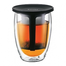Say goodbye to tea bags and enjoy a perfect cup of tea with this stylish Tea For One set. Just like a Bodum teapot, it allows free-swirling tea leaves to release their full potential, but on a smaller, individual scale! The finely woven plastic filter ensures that leaves and kernels remain within the strainer while brewing, allowing the aroma of the tea to fully evolve without the messy remains of tea leaves escaping into the cup. The multi-functional silicone lid helps to keep the water warm while the tea is brewing and after brewing, use it as a saucer for the tea infuser. Say goodbye to tea bags and enjoy a perfect cup of tea with this stylish Tea For One set. Just like a Bodum teapot, it allows free-swirling tea leaves to release their full potential, but on a smaller, individual scale! The finely woven plastic filter ensures that leaves and kernels remain within the strainer while brewing, allowing the aroma of the tea to fully evolve without the messy remains of tea leaves escaping into the cup. The multi-functional silicone lid helps to keep the water warm while the tea is brewing and after brewing, use it as a saucer for the tea infuser.