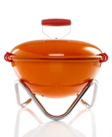 Park your picnic anywhere you please. The compact convenience of this on-the-go grill lets you serve up fish, steaks, burgers, vegetables and more in the tightest spaces. Your go-to for camping, tailgating, beach trips or apartment terraces, this enamel-coated steel charcoal grill is the perfect companion. Park your picnic anywhere you please. The compact convenience of this on-the-go grill lets you serve up fish, steaks, burgers, vegetables and more in the tightest spaces. Your go-to for camping, tailgating, beach trips or apartment terraces, this enamel-coated steel charcoal grill is the perfect companion.