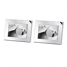 A sparkling yet subtle panel of shimmering Swarovski crystals makes an appearance along the side of this stainless steel Ambiray frame, an ultra-luxe vessel for showcasing your most memorable moments. A sparkling yet subtle panel of shimmering Swarovski crystals makes an appearance along the side of this stainless steel Ambiray frame, an ultra-luxe vessel for showcasing your most memorable moments.