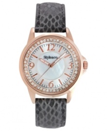 Display the latest trends with this rosy, exotic watch from Style&co. Display the latest trends with this rosy, exotic watch from Style&co.