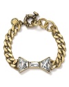 Pretty with a punkish edge, MARC BY MARC JACOBS chain link bracelet perfectly encapsulates the brand's hard-hitting take on feminine style. Wear this piece and take a bow.