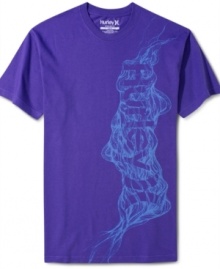 A snake like logo print slithers down this Hurley tee for a sleek stylish look.