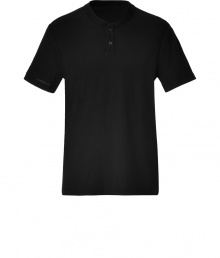 Classic shirt in black cotton from LA label James Perse - Extremely comfortable with a round neckline, short button placket, short sleeves and narrow, straight cut - Perfect everyday basic piece is versatile - Wear under a sweater and jacket or solo with jeans, chinos or corduroys Classic shirt in black cotton from LA label James Perse - Extremely comfortable with a round neckline, short button placket, short sleeves and narrow, straight cut - Perfect everyday basic piece is versatile - Wear under a sweater and jacket or solo with jeans, chinos or corduroys