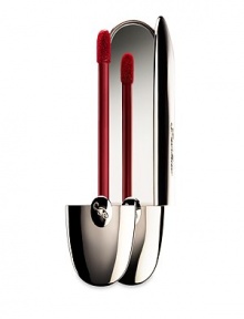Liquid, creamy, consistent, ultra-pigmented and velvety, Rouge G L'Extrait exceptional lip color is the perfect combination of a lipstick and a gloss and will ensure an incredibly sophisticated look. The liquid texture glides gently over the lip and within a few moments, the silky color becomes matte. This non-sticky, non-drying and non-feathering texture leaves your lips looking flawless for hours. Liquid, creamy, consistent, ultra-pigmented and velvety, Rouge G L'Extrait exceptional lip color is the perfect combination of a lipstick and a gloss and will ensure an incredibly sophisticated look. The liquid texture glides gently over the lip and within a few moments, the silky color becomes matte. This non-sticky, non-drying and non-feathering texture leaves your lips looking flawless for hours.