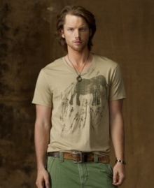 Perfect for roaming in the urban jungle, this classic short-sleeved tee evokes an adventurous spirit with its weathered, vintage-style elephant graphic. Perfect for roaming in the urban jungle, this classic short-sleeved tee evokes an adventurous spirit with its weathered, vintage-style elephant graphic.