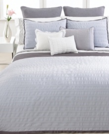 Vera Wang's Dusk pillowcase features smooth, 400-thread count cotton with a pearl stitched diamond pattern along the hem for a touch of elegance.