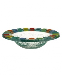 Spice up your Twist Alea collection with this bold serving bowl. Textured glass is edged with colorful tiles in a festive complement to the cheery porcelain dinnerware patterns from Villeroy & Boch. Spice up your Twist Alea collection with this bold serving bowl. Textured glass is edged with colorful tiles in a festive complement to the cheery porcelain dinnerware patterns from Villeroy & Boch.