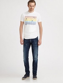 Slim-fit cotton tee with shark bay print on the front.Short sleevesCrew necklineCottonMachine washMade in Italy