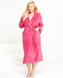 Luxuriously soft and perfectly plush, this Charter Club plus size robe will keep you warm, comfortable and dry.