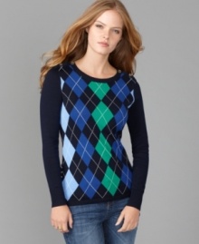 Make an impression in this Tommy Hilfiger sweater, featuring bold argyle knit. Pair it with jeans and a tailored purse for preppy panache!