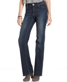 DKNY Jeans' beloved Soho jeans are back with a vintage-inspired wash with just the right amount of fading. Great for everyday wear with a tee and boots!