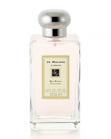 Composed of seven types of roses from around the world, Red Roses is a surprisingly clean, voluptuous scent. With a heart of crushed violet leaves and hints of lemon and spearmint, it unfolds like a bouquet of fresh-cut flowers. Composed of seven types of roses from around the world, Red Roses is a surprisingly clean, voluptuous scent. With a heart of crushed violet leaves and hints of lemon and spearmint, it unfolds like a bouquet of fresh-cut flowers.